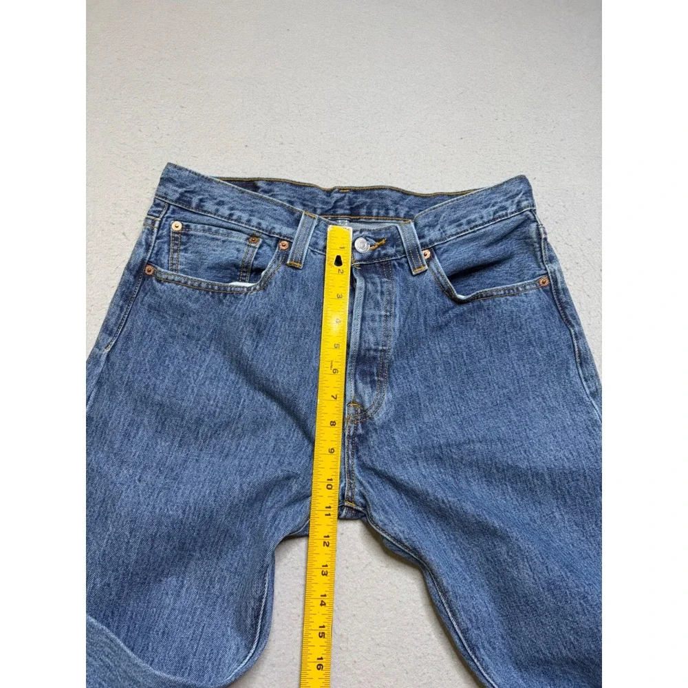 Levi's 501 Original Fit Jeans Mens 32x30 Blue Straight Leg Button Fly Denim